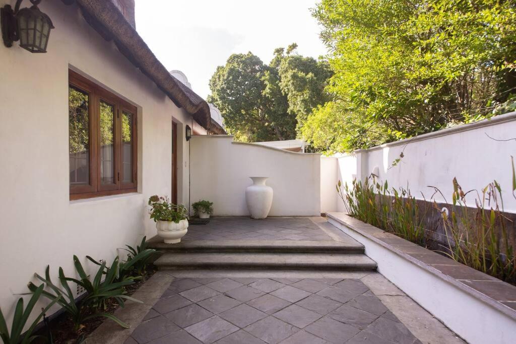 Mawethu Peaceful Garden With Covered Pool And Braai Area Cape Town Exterior photo